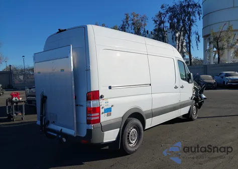 2011 Mercedes-Benz Sprinter 2500 Normal Roof из США, поврежденный, VIN WD3PE7CC5B5585446